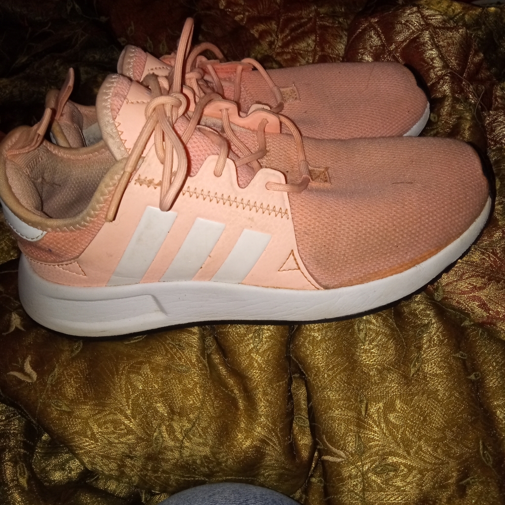 Pink addias size 4 large will fit a 5.5 in women's or 6